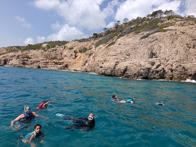 Disfruta de una experiencia de snorkel en L'Ametlla de Mar 