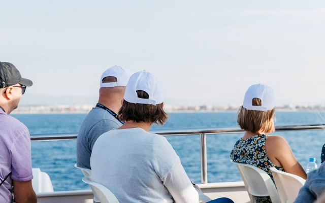  partenza in barca attraverso Cambrils e Salou 