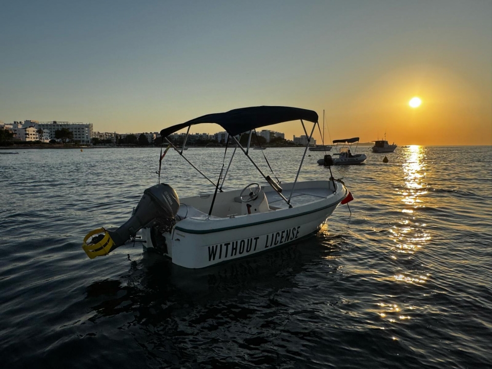  Rent a boat in Ibiza 