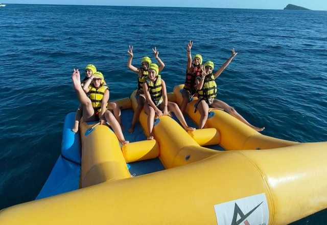  Spaß auf dem Schlauchboot in Benidorm 