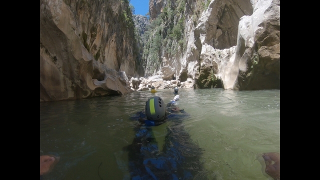 Progresando por el cañón de las buitreras