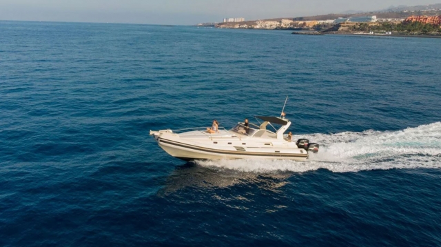 Navegar en yate por Los Gigantes