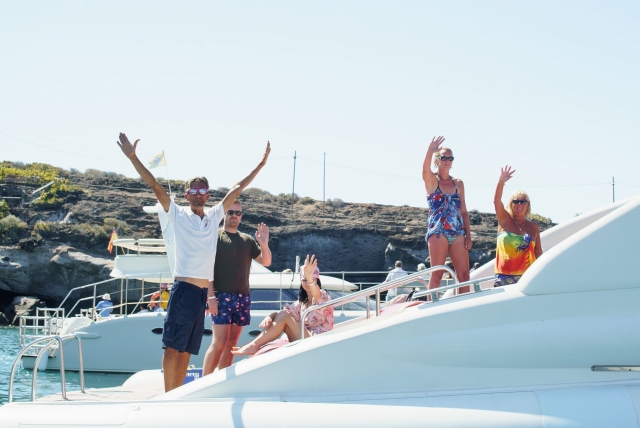 Pasear en barco por Adeje