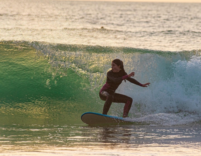  Surfer avec style à Cadix 