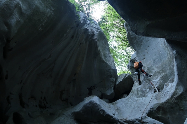  Canyoning in the Calera River 