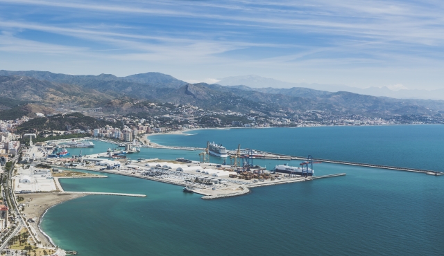  Vista panoramica della costa di Malaga dal piccolo aereo 
