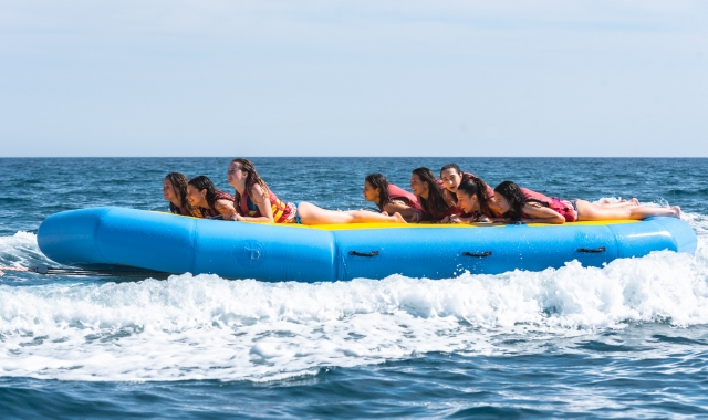 A bordo del slyder con amigas