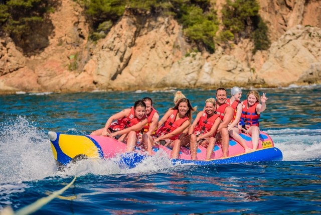  Sur le bateau banane 