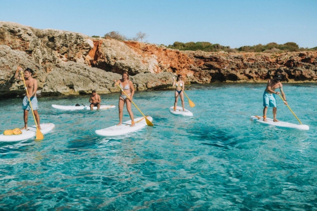 Ruta guiada de paddle board en Menorca