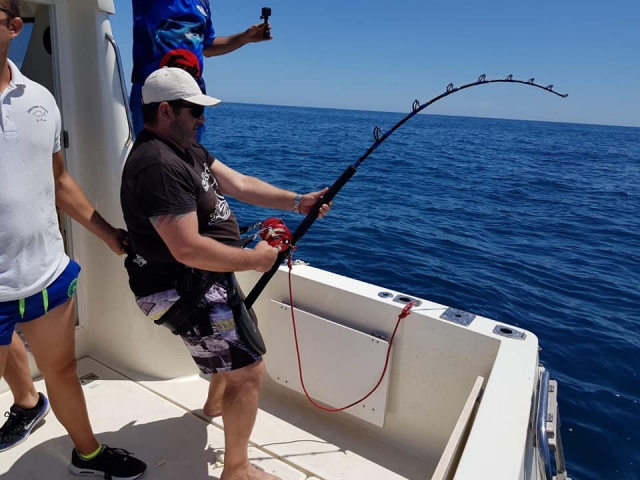  Tirer la canne sur le bateau 