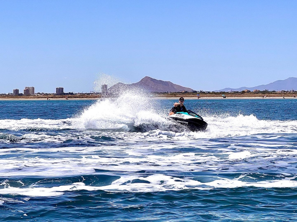Current la mer en jet ski Current la mer en jet ski