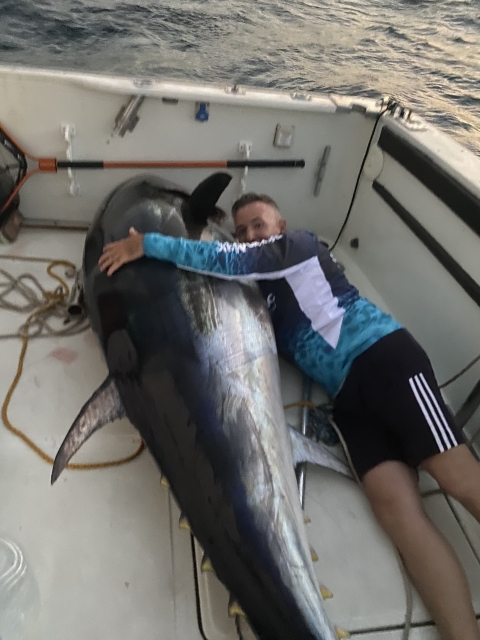  Fishing day at anchor 