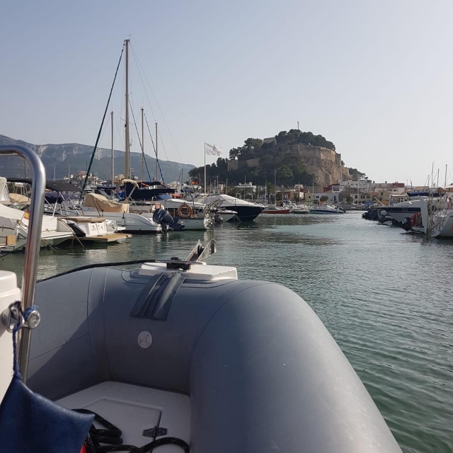  Saindo do porto de Denia 