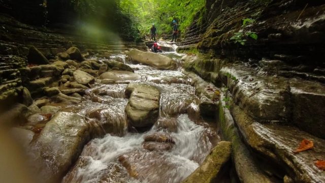  Cascades et rivières d'eau 