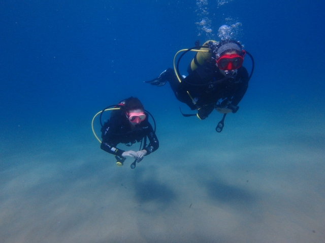  沉浸式潜水在布拉瓦海岸 