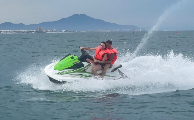  premendo l'acceleratore 