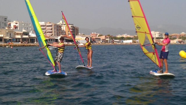 Alumnos de windsurf