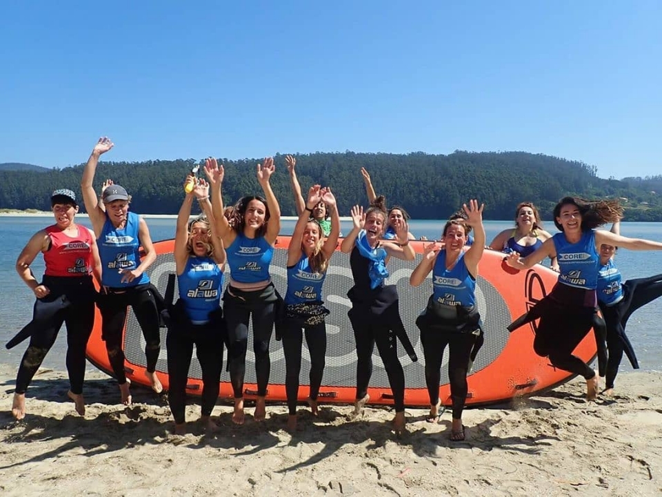 Amigas haciendo big SUP Amigas haciendo big SUP