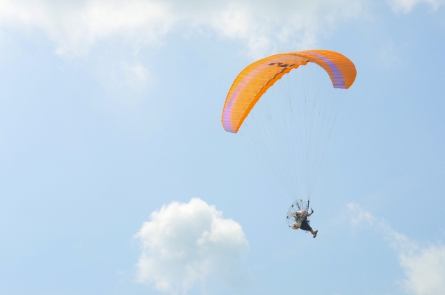 Paramotor durante el vuelo