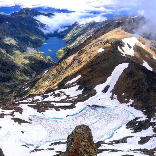  比利牛斯雪鞋游览团 