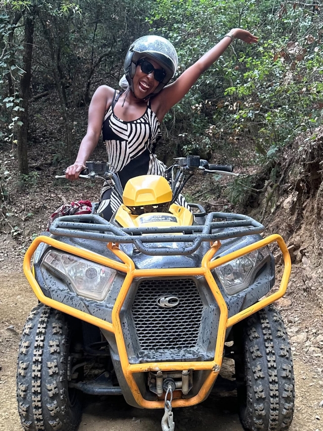 Pilota un quad a toda velocidad por el Montnegre