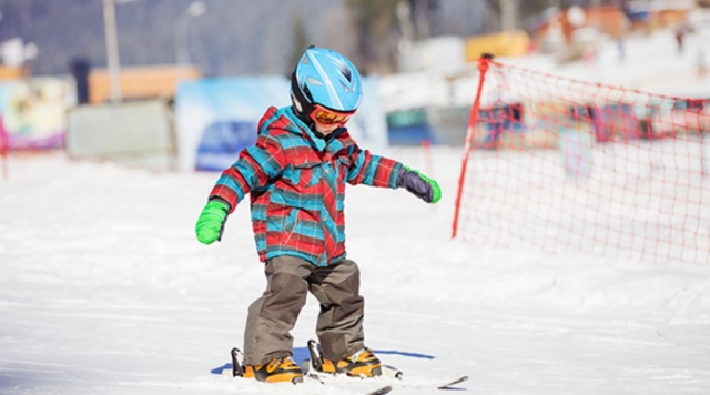  I suoi primi passi sulla neve 