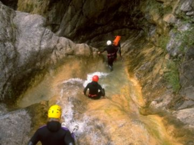  Canyoning con cascate 