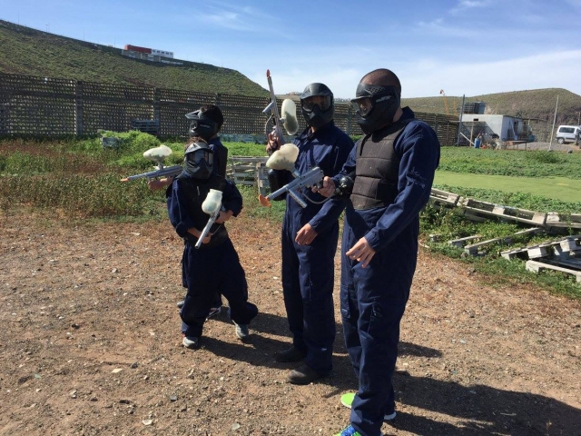 Niños en paintball