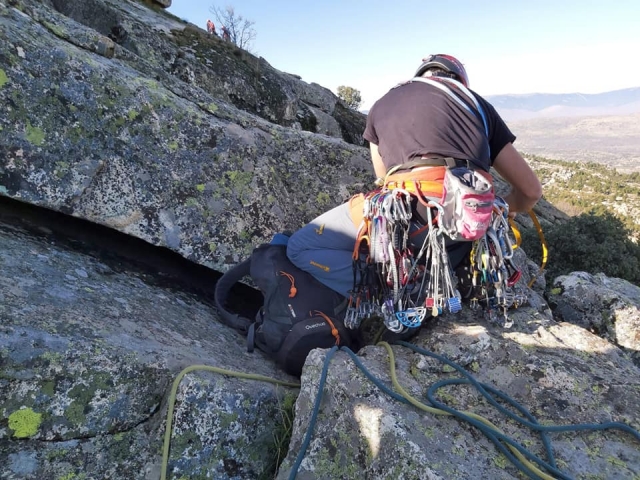  Climbing instructor 