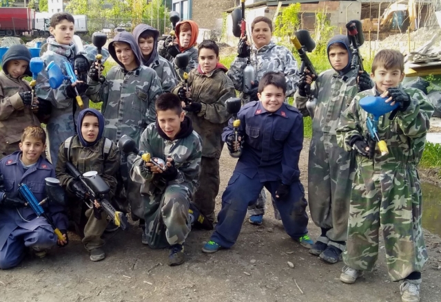 Niños preparados para jugar