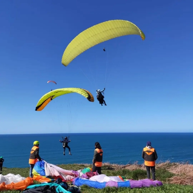 Vuelo en parapente tipo tándem 