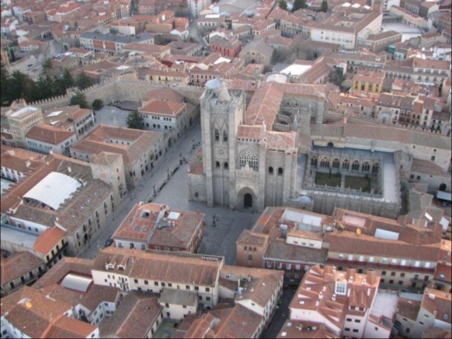  Cattedrale di Ávila dalla mongolfiera 