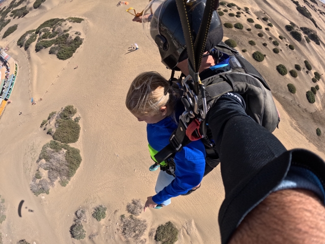  Fallschirmspringen über den Dünen von Maspalomas 