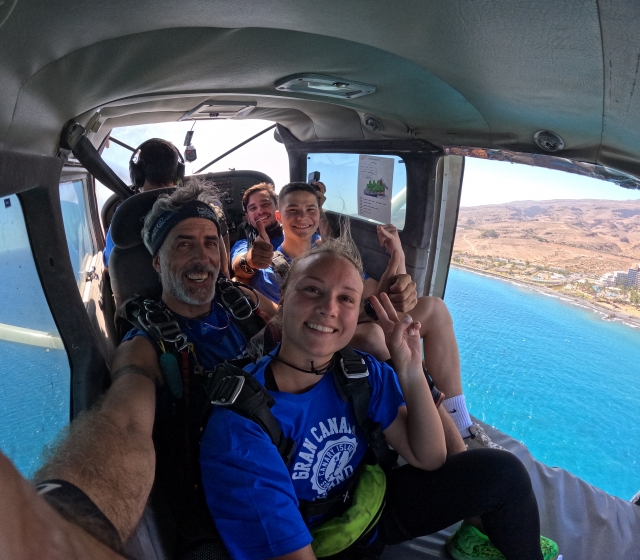  Genießen Sie ein Fallschirmsprung-Erlebnis auf den Kanarischen Inseln 