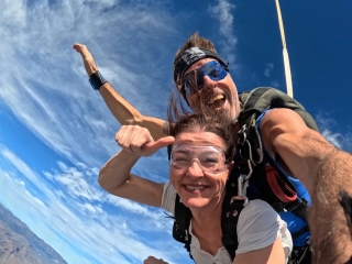 马斯帕洛马斯 3000 米跳伞 + 照片