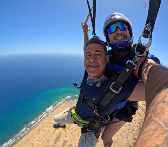  Desfrutar de um salto de paraquedas 