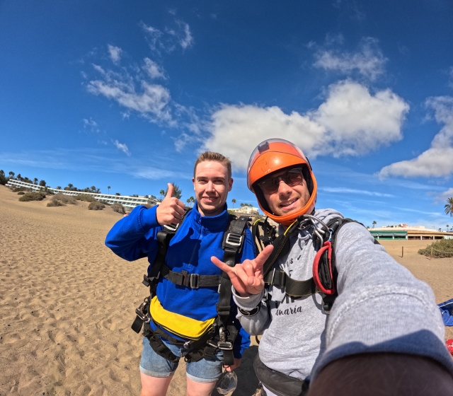 Tras el salto de paracaidismo