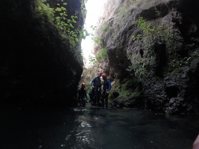 Walking between canyons of the Cueva de las Palomas ravine 