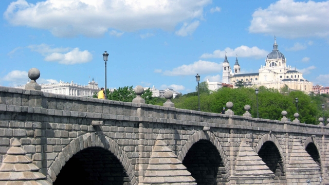 Itinerario guidato nel Manzanares per conoscere il Ponte di Segovia