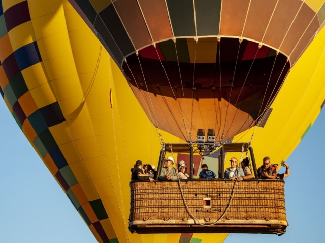 Balloon ride through Aranjuez with breakfast 1h Adult