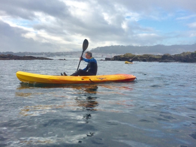 Route de kayak sur la plage de rodeira, 4 heures