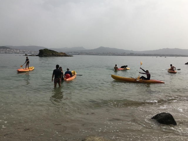 Route en kayak sur la plage de rodeira, 1 heure