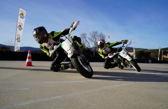  Full throttle 