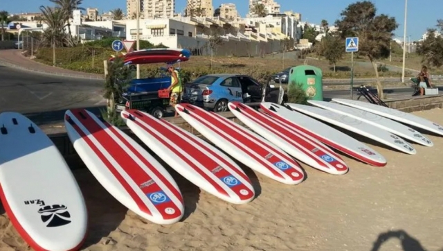  Location de matériel de surf à la plage de La Mata 