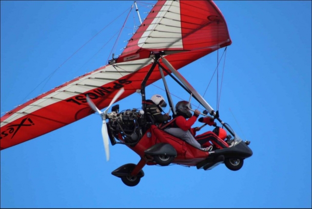  Motorized hang glider in Madrid 