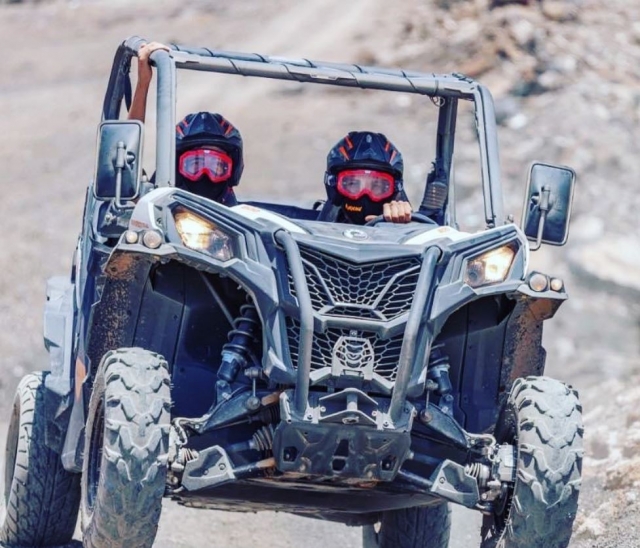  Freunde im Buggy 