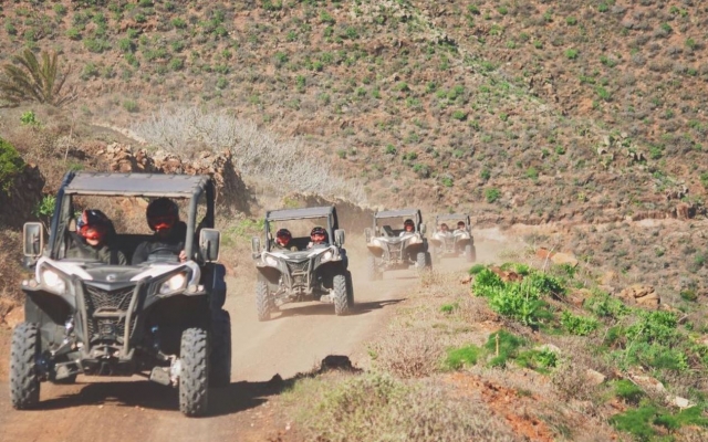  Mit den Buggys durch Lanzarote touren 