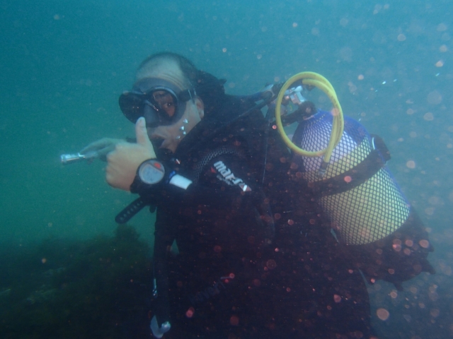 Actividad en las playas almerienses en un bautismo de buceo