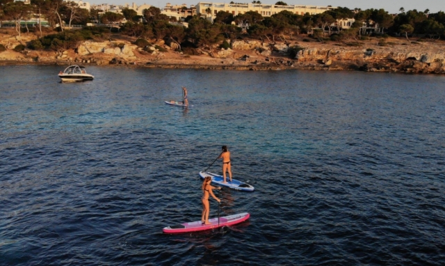 Paddle surf à travers le parc naturel du Cap Roacat 