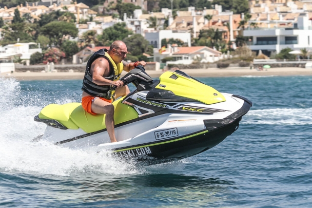  Emoção máxima dirigindo o jet ski 